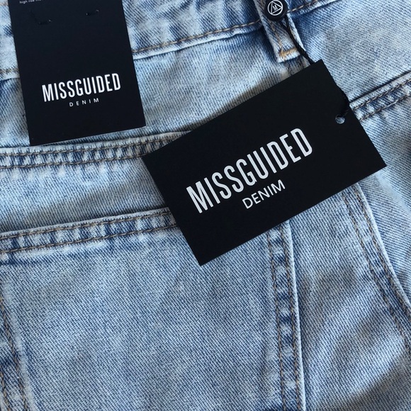 NWT Light Blue High Rise Distressed Mom Je… - Picture 4 of 4